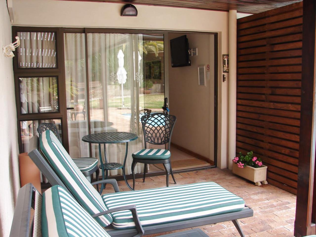 Majorca House Acomodação com café da manhã Somerset West Exterior foto